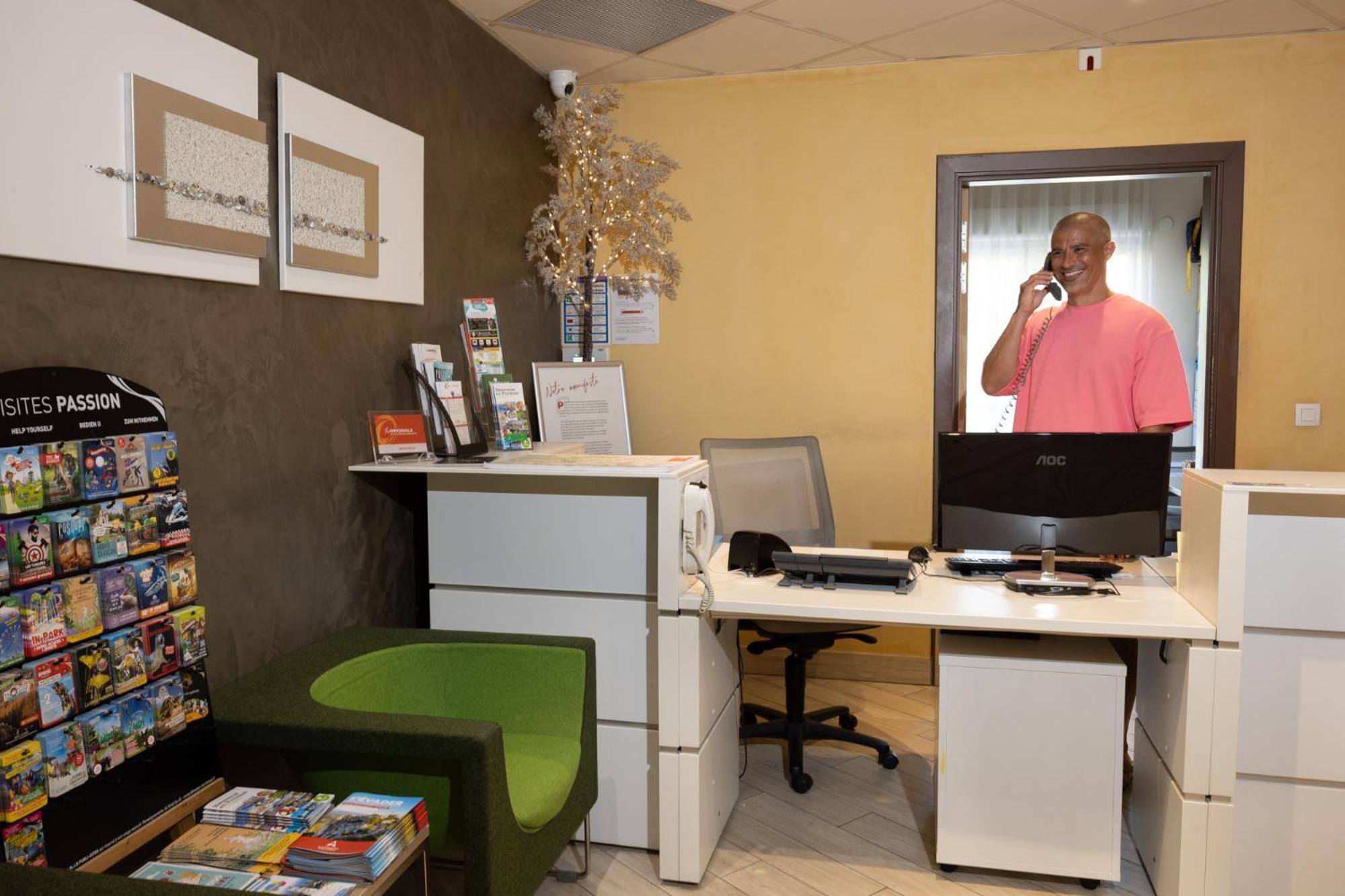 The Originals Boutique, Hotel L'Occitan, Aubagne La Destrousse Esterno foto