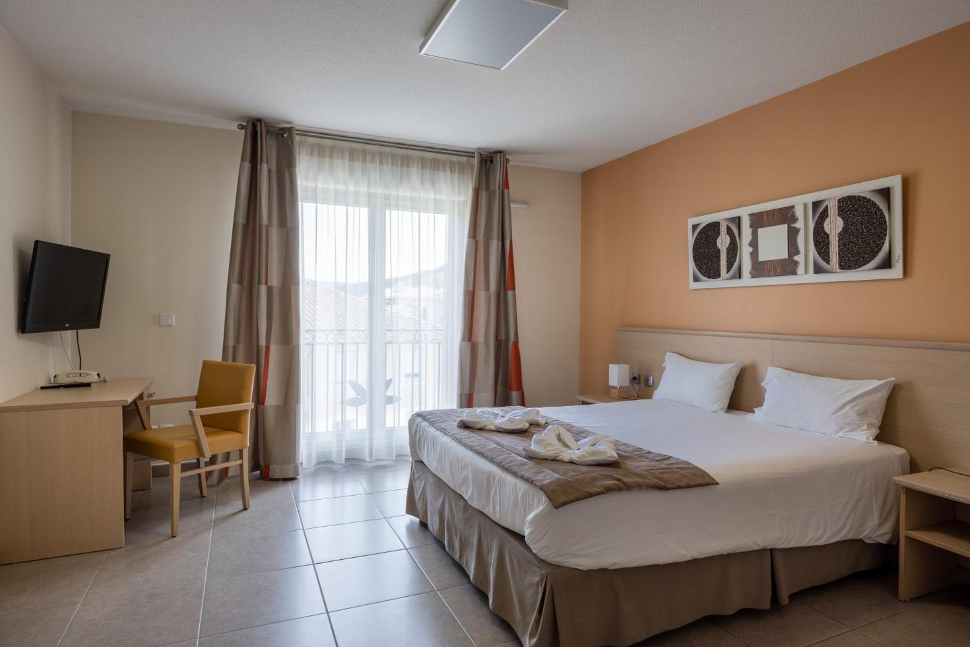 The Originals Boutique, Hotel L'Occitan, Aubagne La Destrousse Esterno foto