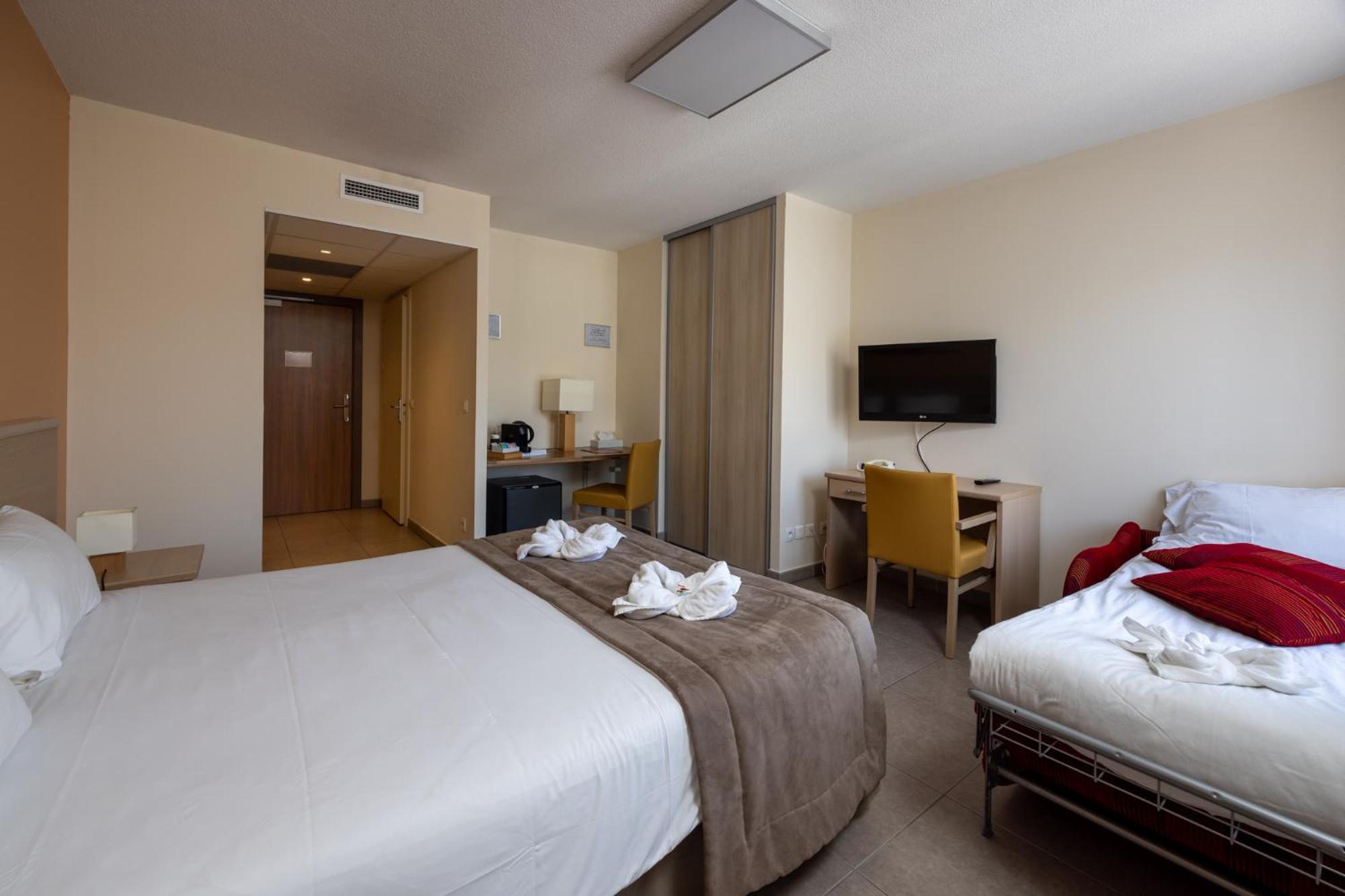 The Originals Boutique, Hotel L'Occitan, Aubagne La Destrousse Esterno foto