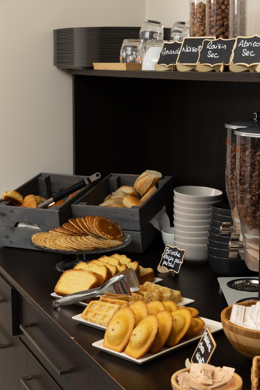 The Originals Boutique, Hotel L'Occitan, Aubagne La Destrousse Esterno foto