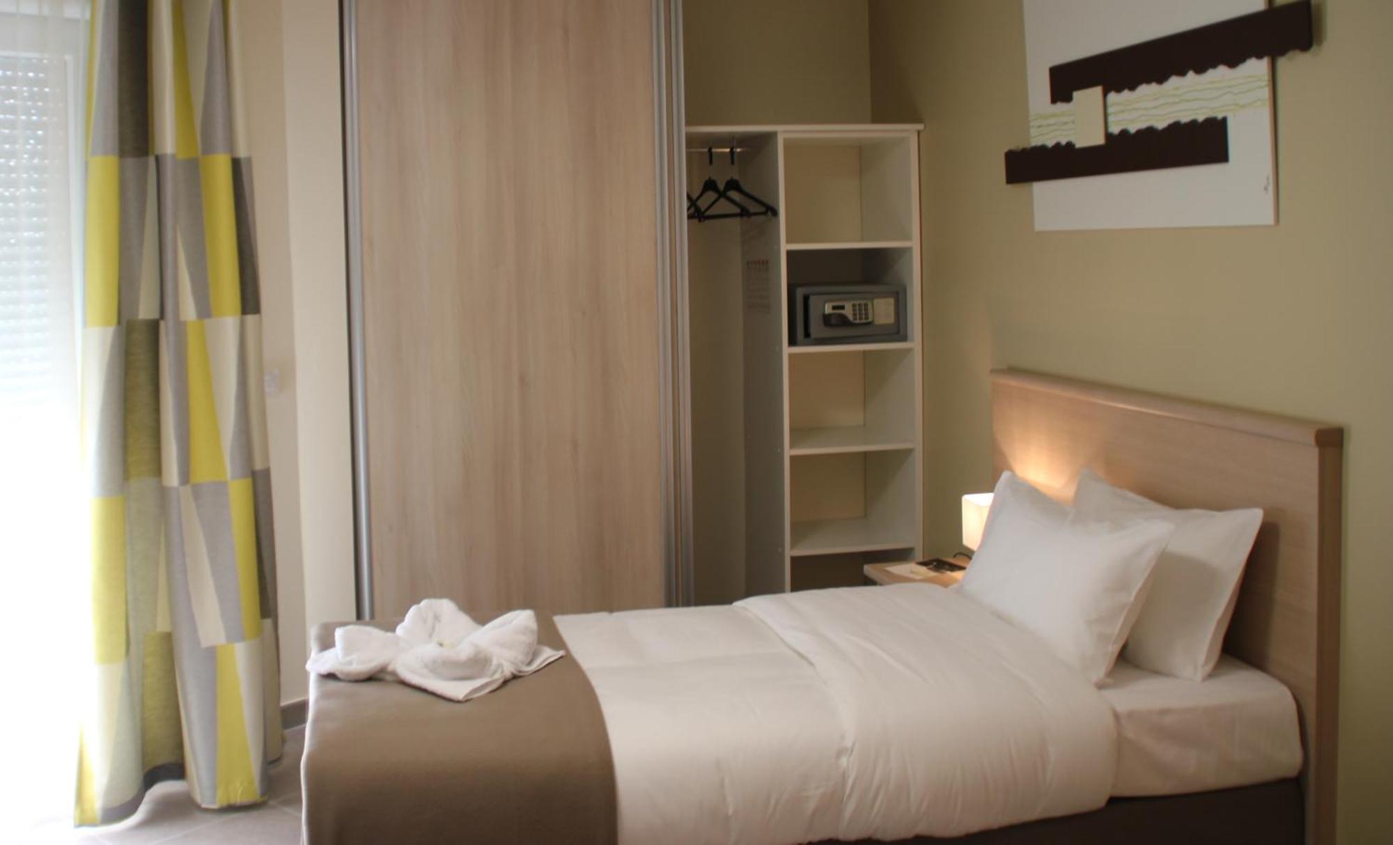 The Originals Boutique, Hotel L'Occitan, Aubagne La Destrousse Esterno foto