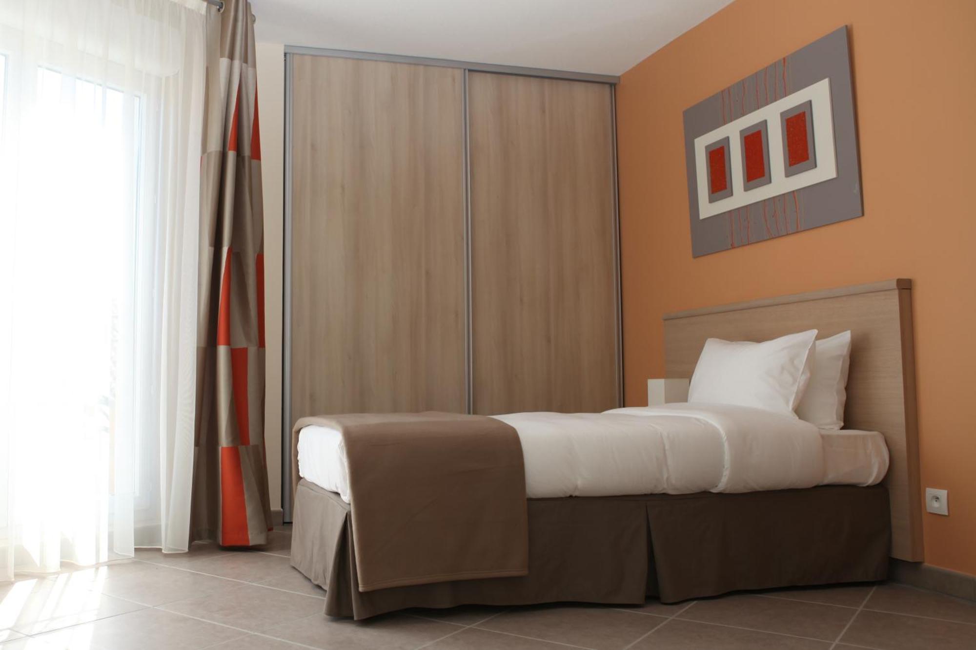 The Originals Boutique, Hotel L'Occitan, Aubagne La Destrousse Esterno foto