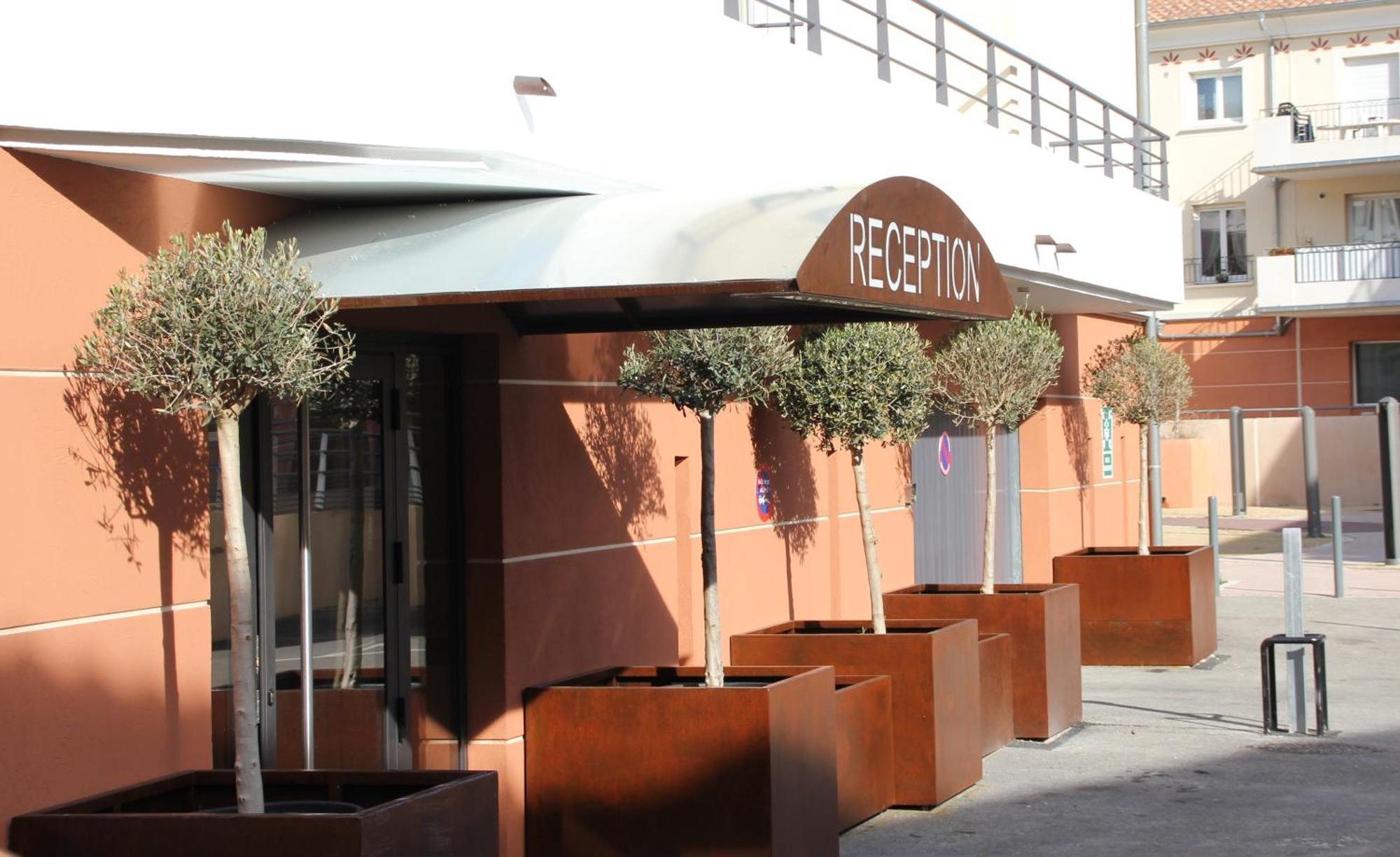 The Originals Boutique, Hotel L'Occitan, Aubagne La Destrousse Esterno foto