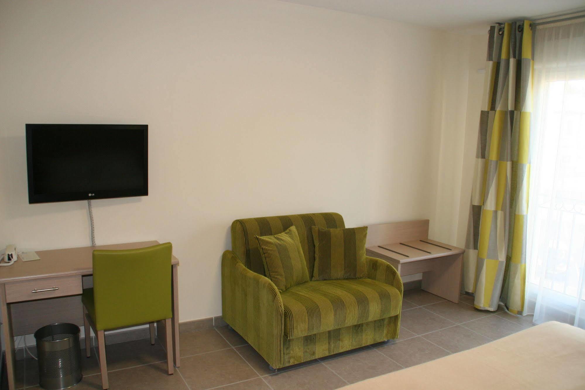 The Originals Boutique, Hotel L'Occitan, Aubagne La Destrousse Esterno foto