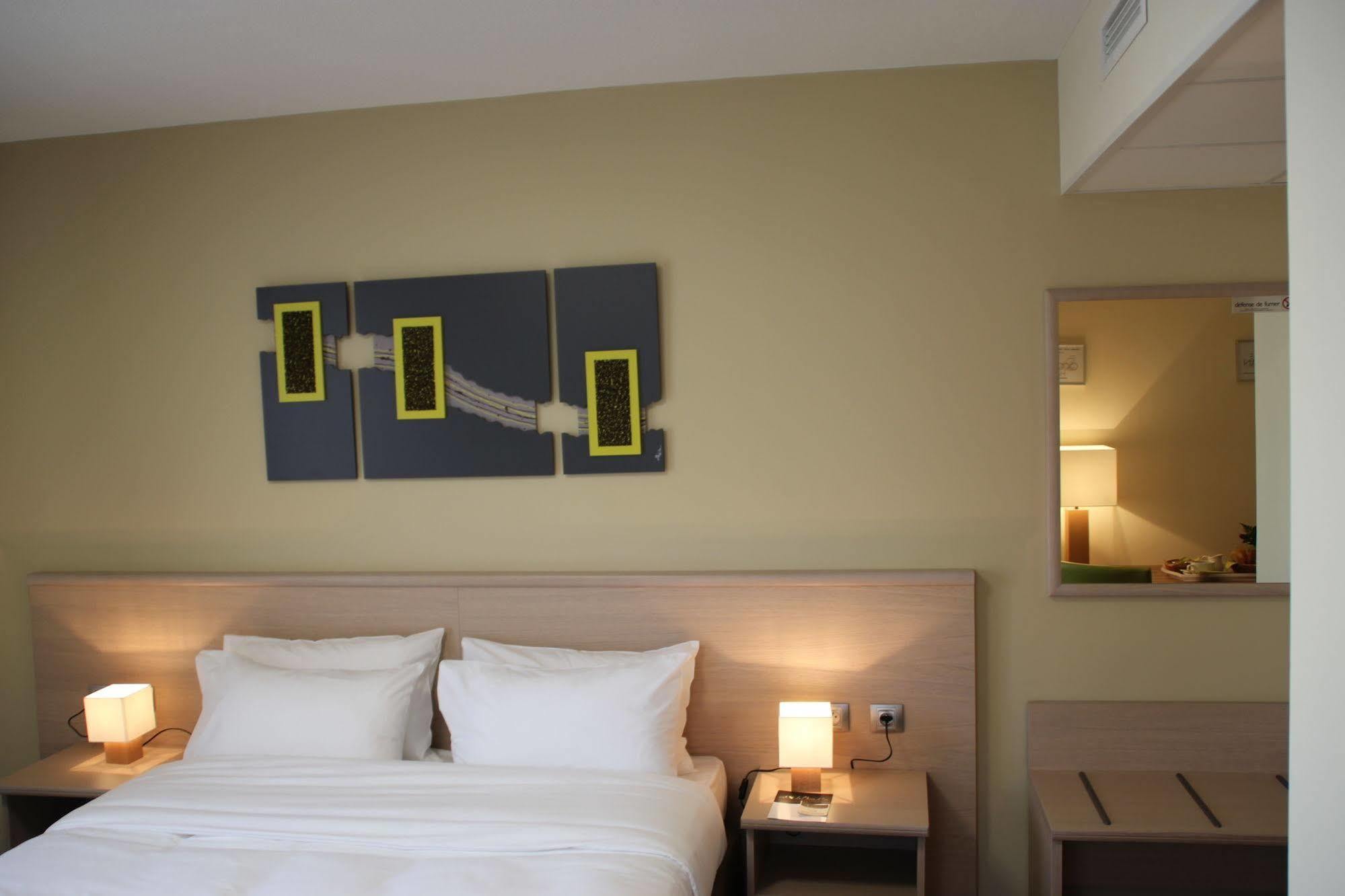 The Originals Boutique, Hotel L'Occitan, Aubagne La Destrousse Esterno foto