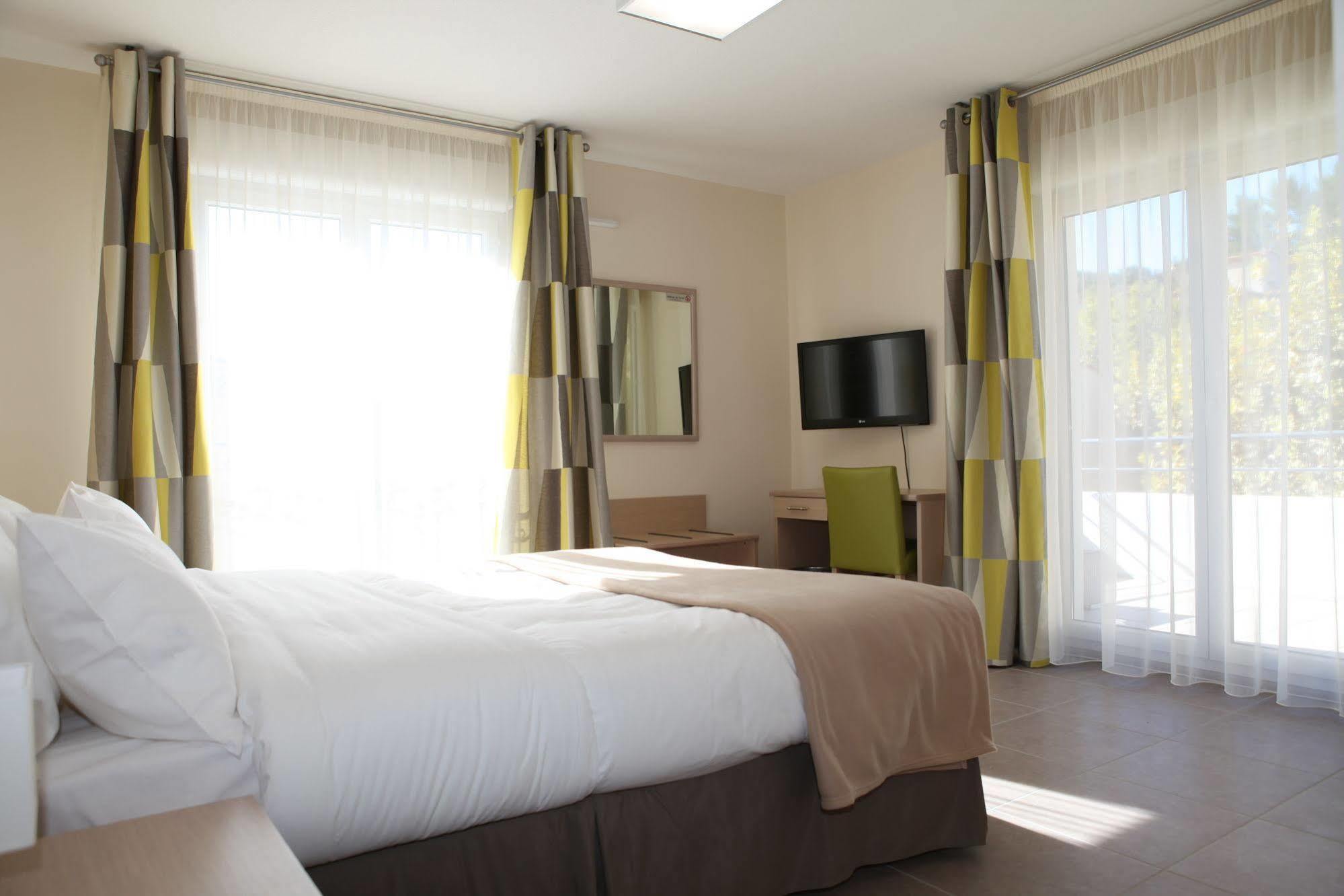 The Originals Boutique, Hotel L'Occitan, Aubagne La Destrousse Esterno foto