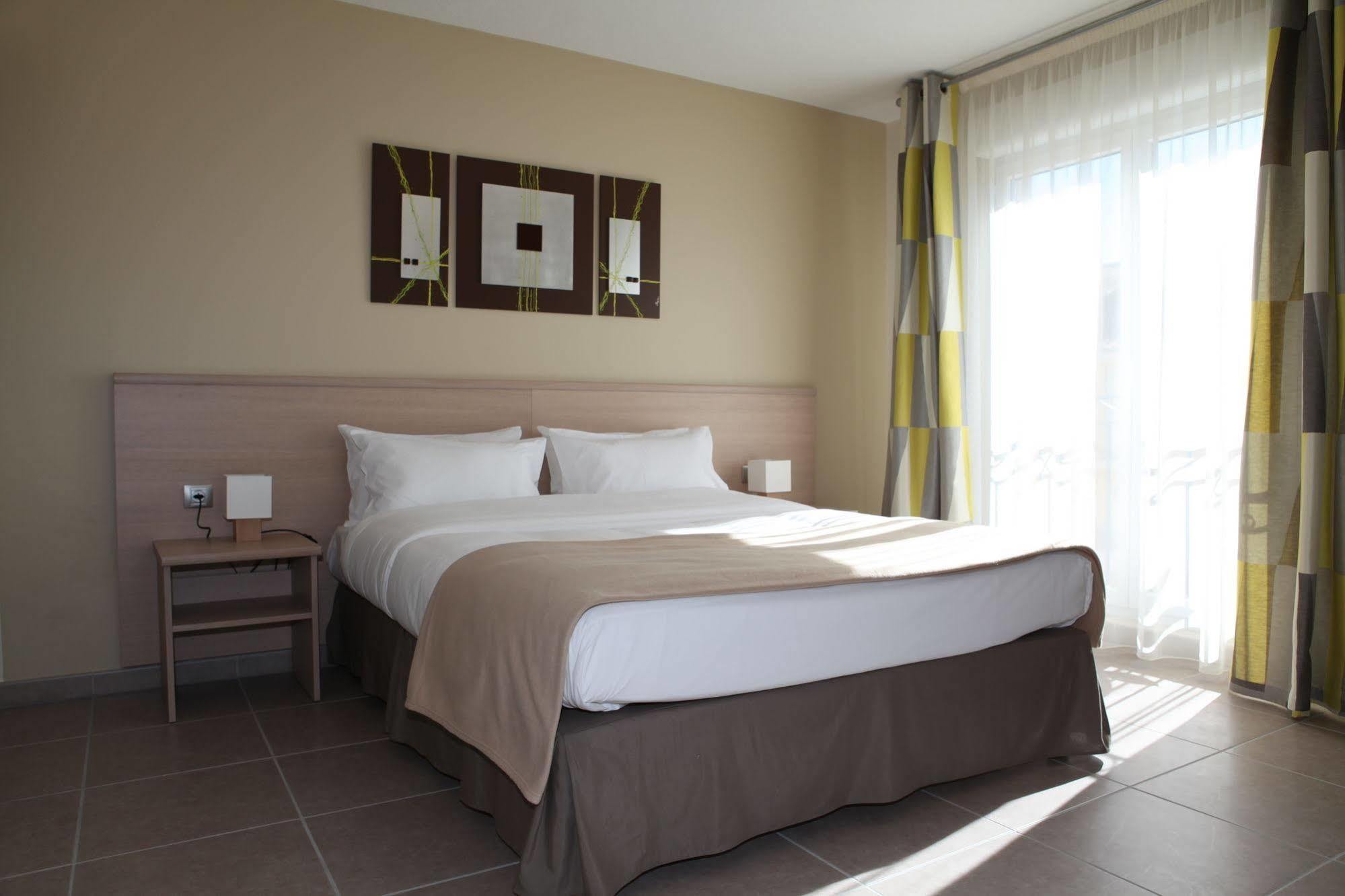 The Originals Boutique, Hotel L'Occitan, Aubagne La Destrousse Esterno foto