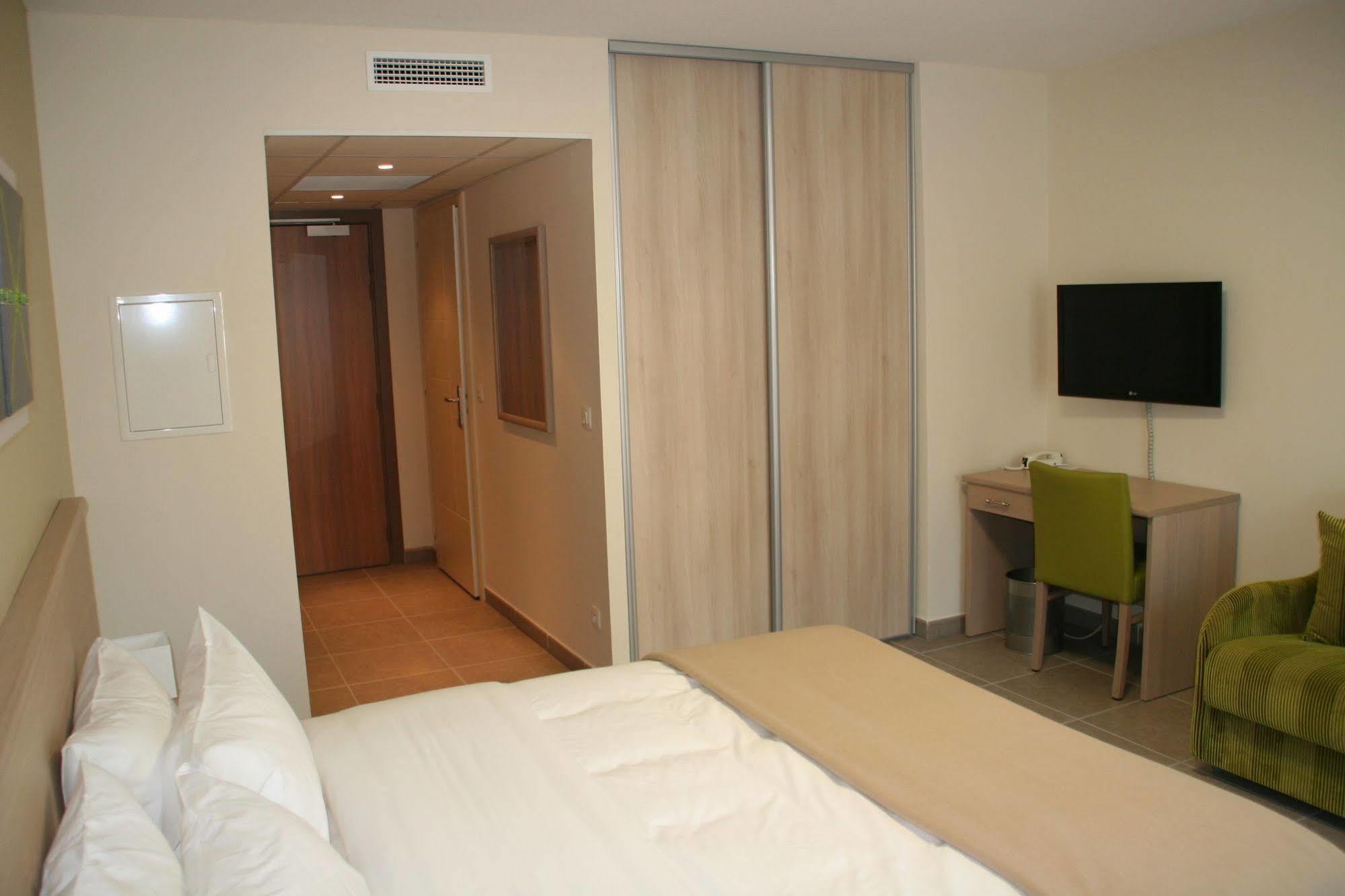 The Originals Boutique, Hotel L'Occitan, Aubagne La Destrousse Esterno foto